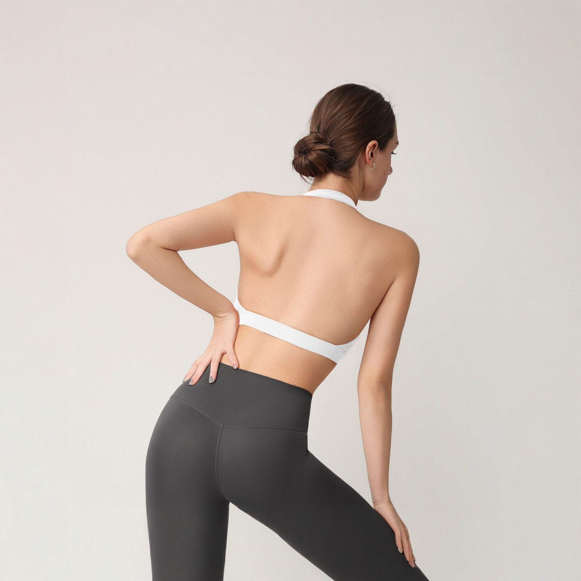 Женский спортивный топ-халтер  – обзор и цена Yoga Fitness Matte